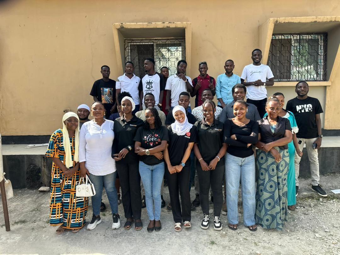 The wider Lishe360 team together outside the workplace